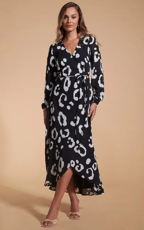 sleeveless V-neck maxi dress-Jagger Maxi Dress In Oversized Mono Leopard