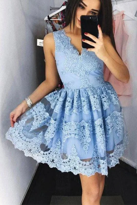 evening dress with train-Cute Mini V-Neck Blue Homecoming Lace Appliqued Short Prom Sweet 16 Dress