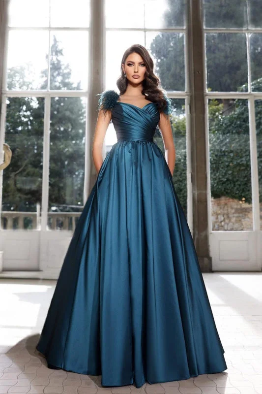 sleeveless evening gown-Off-Shoulder Sweetheart Prom Dress with Tassel Detail