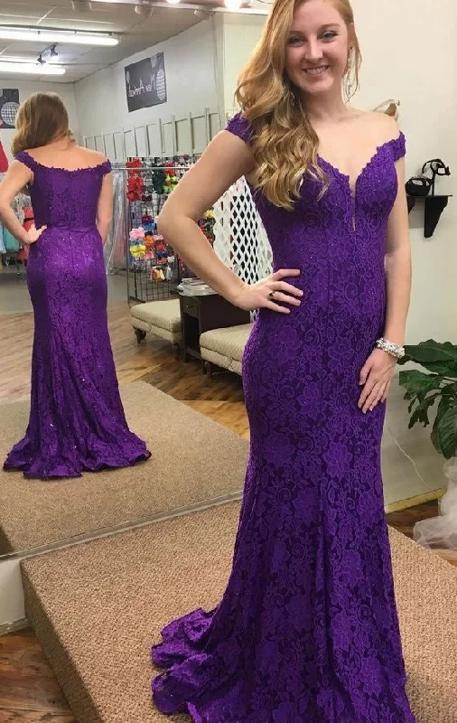 floor-length evening gown-Off the Shoulder Grape Lace Prom Dresses Mermaid