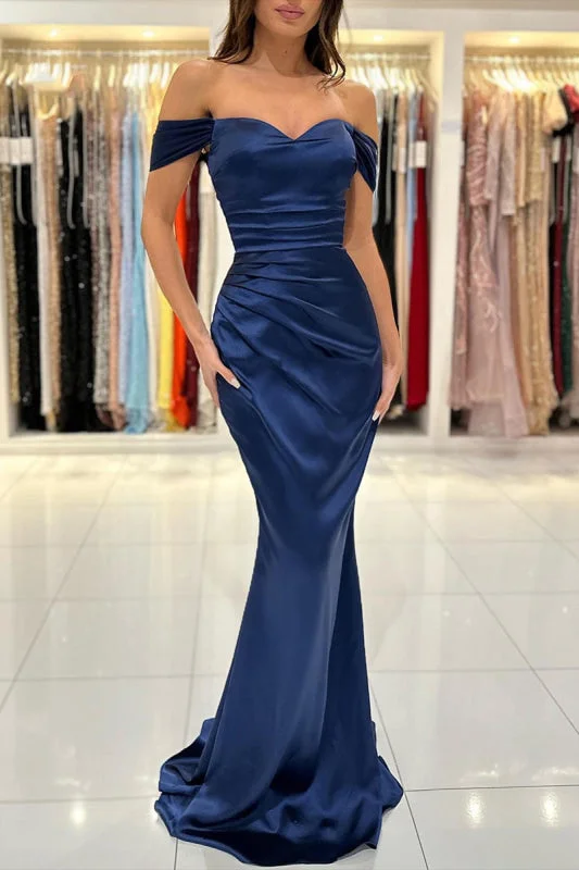 evening dress with plunging neckline-Sweetheart Off-the-Shoulder Pleated Long Prom Formal Dress in Royal Blue